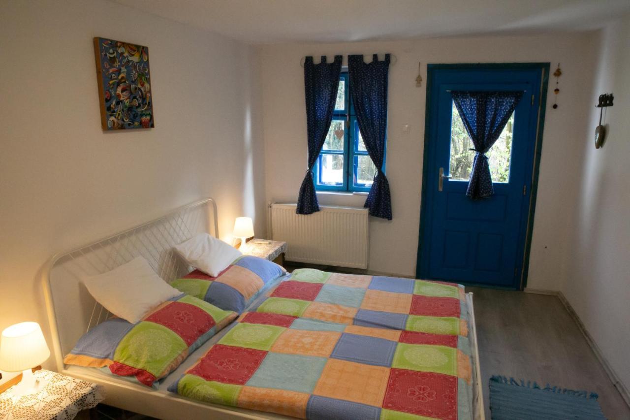 Kekfesto Vendeghaz Hotel Bukkszentkereszt Eksteriør billede